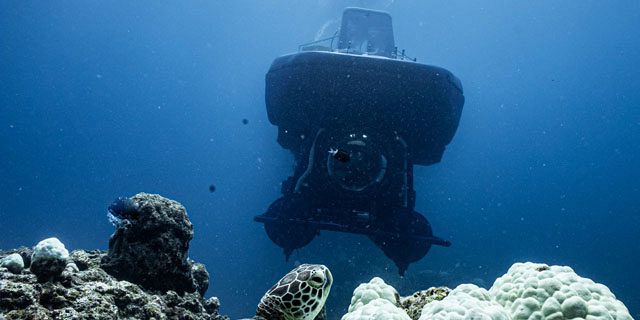 Submarine underwater trip (2)